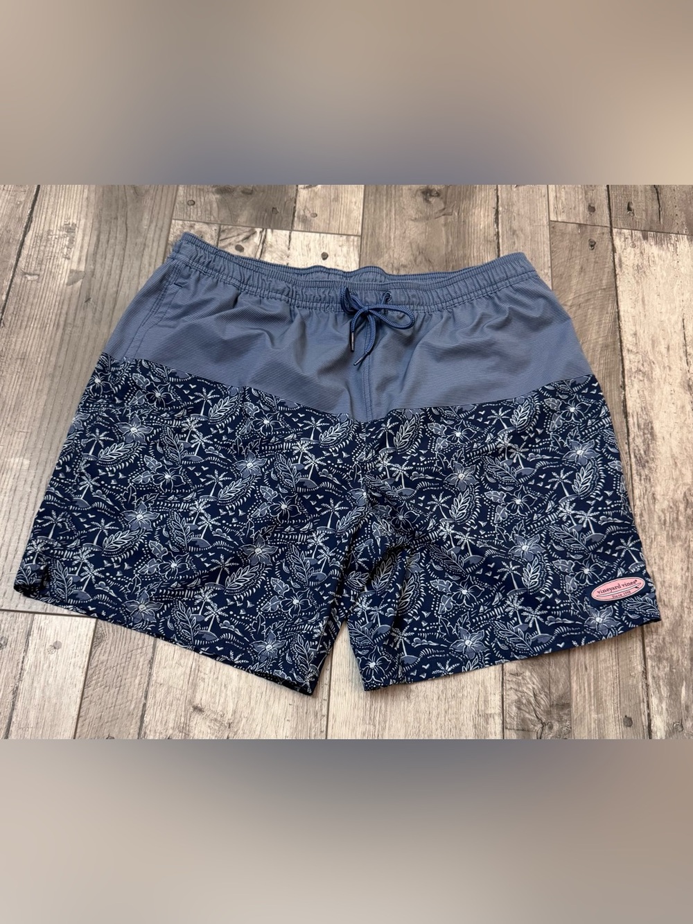 Vineyard Vines Swim Trunks Mens Large Blue Lined Board Shorts Bathing Suit Beach